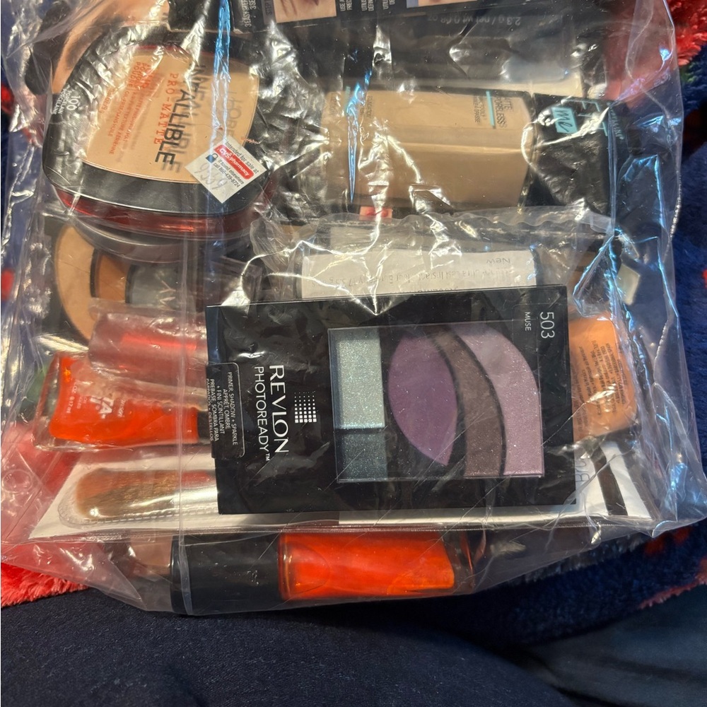 25 items light skin, Large lot of makeup, new drugstore brands